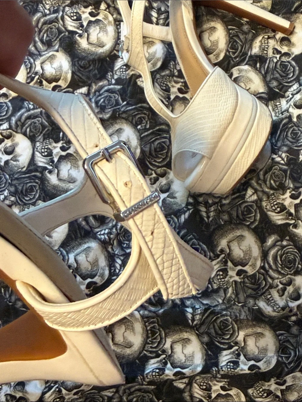 Gianni Bini elegant cream